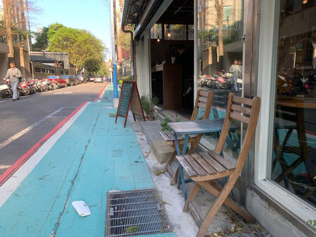 515 cafe & books